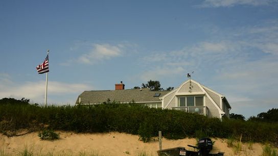 Massachusetts single-family home market exceeds $1 trillion value for the first time. (featured )